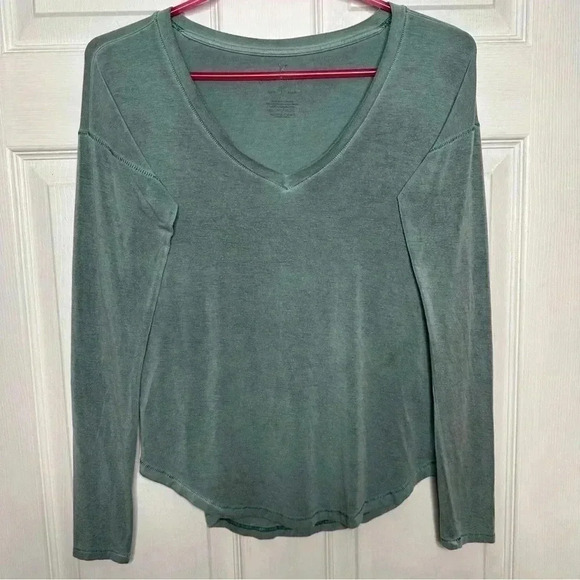American Eagle Soft  & Sexy T-Shirt V-Neck Greenish Blue Size Extra Small - Picture 1 of 16